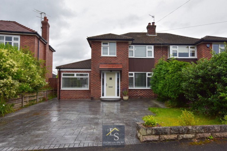 Images for Albany Road, Bramhall, SK7 EAID:425574707 BID:a331354c-8a27-4290-8521-a2425358b7e6