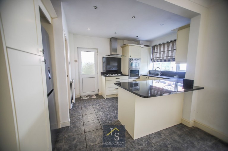 Images for Fountains Road, Bramhall, SK7 EAID:425574707 BID:a331354c-8a27-4290-8521-a2425358b7e6