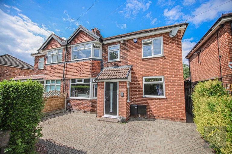 Images for Pingate Lane South, Cheadle Hulme, SK8 EAID:425574707 BID:a331354c-8a27-4290-8521-a2425358b7e6