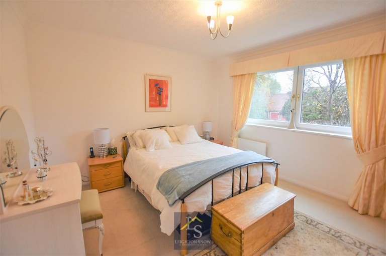 Images for Clysbarton Court, Bramhall, SK7 EAID:425574707 BID:a331354c-8a27-4290-8521-a2425358b7e6