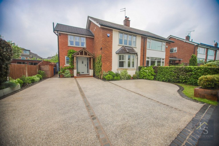 Images for Dalston Drive, Bramhall, SK7 EAID:425574707 BID:a331354c-8a27-4290-8521-a2425358b7e6